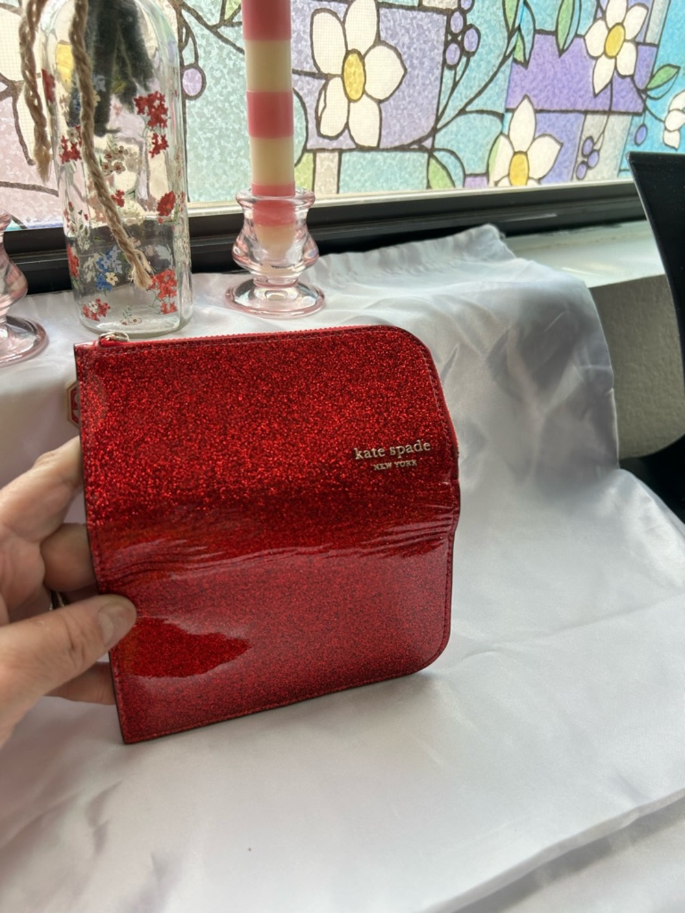 Kate Spade New York Detour Red Glitter Patent Leather Small Slim Bifold Wallet - Picture 4 of 7